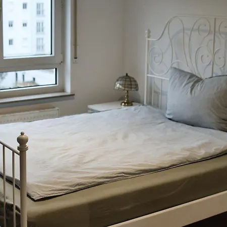 Helle City-wohnung Mit Balkon
